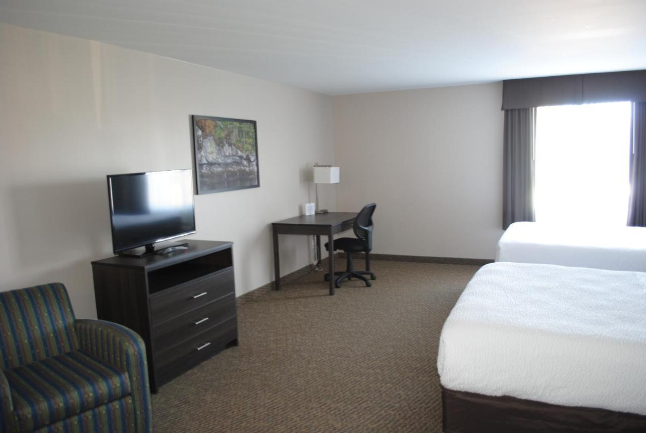 Days Inn & Suites By Wyndham Lindsay Exterior photo